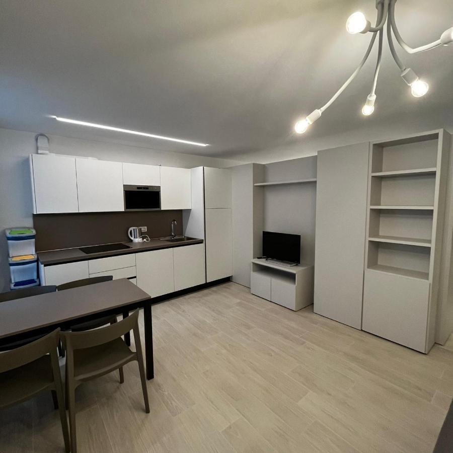 Smart Apartments Palazzo Mazzini Rovereto  Kültér fotó